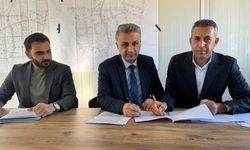 Hakkari - Yüksekova OSB'de ilk yatırımcı ile imzalar atıldı