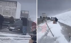 Hakkari Van Karayolunda zincirleme kaza: 3 yaralı