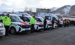 Hakkari’ye tahsis edilen araçlar törenle teslim edildi