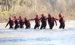 Arama kurtarma ekiplerinden çayda sel tatbikatı