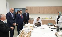 Bakan Ersoy'dan Konservasyon Laboratuvarı'na ziyaret