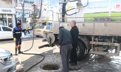 Hakkari Belediyesi’nden kanalizasyon arızasına müdahale