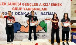 Gençler A Bilek Güreşi’nde Hakkari farkı