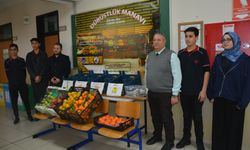 Bir okulda "dürüstlük manavı" kuruldu