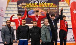 Hakkari güreşte bölgeyi salladı