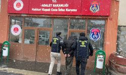 Hakkari’de aranan iki hükümlü yakalandı