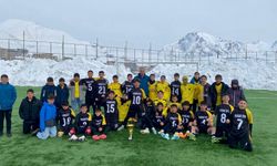 Hakkarispor U14 Takımı il şampiyonu oldu