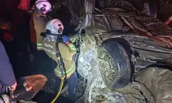 Otomobiller çarpıştı: 2 ölü, 3 yaralı