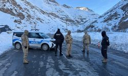 Van-Çatak kara yolu kontrollü olarak ulaşıma açıldı