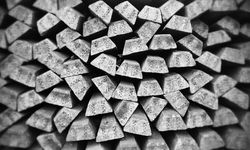 Gümüşün onsu rekorunu 103 doların üzerine çıkardı