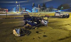 İki otomobilin çarpıştığı kazada 4 kişi yaralandı