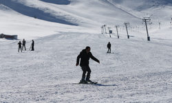 Van'daki Abalı Kayak Merkezi'nde kayak sezonu açıldı