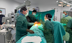 Bitlis’te ilk defa kapalı yöntem omurga ameliyatı yapıldı