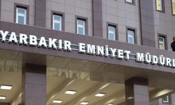 Diyarbakır’da emniyet binası önüne patlayıcı atıldı