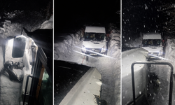 Hakkari’de karda mahsur kalan minibüsteki 15 kişi kurtarıldı