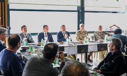 Hakkari Valisi Çelik, gazetecilerle bir araya geldi