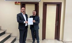 Başkan  İsmail Akboğa mazbatasını aldı