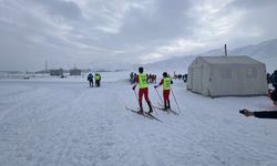 Yüksekova'da kayaklı koşu eleme yarışması başladı