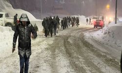 Yüksekova kar ve tipi etkili oldu