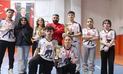Hakkari Spor Lisesi iki branşta zirvede
