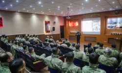 Hakkari’de Türkiye ve İran İlişkileri Konferansı düzenlendi