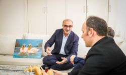 Hakkari’de 71 yaşındaki sanatçıya vefa ziyareti