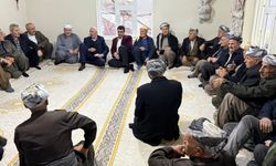 Fahri Şakar husumetli aileleri barıştırdı