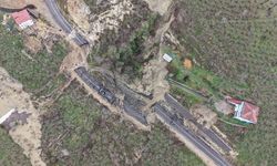 Heyelan nedeniyle mahalle yolu ulaşıma kapandı