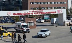 3'üncü kattan düşen 3 yaşındaki çocuk ağır yaralandı