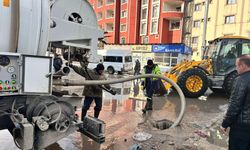 Yüksekova’da su birikintilerine müdahale