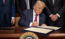 Trump'tan İran ile ticaret yapan ülkelere ek gümrük vergisi