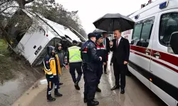 Cezaevi ring aracı devrildi: 3 yaralı