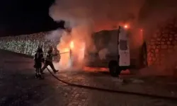 Hasta nakil aracı alev aldı: Yatalak hasta kurtarıldı