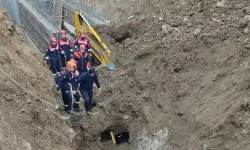 Göçük altında kalan operatör kurtarıldı