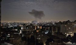 İran, Körfez ülkelerindeki ABD üslerini vuruyor