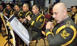 Askeri bando takımı Çukurca'da konser verdi
