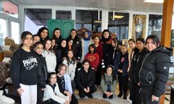 Çukurca'da çocuklar polislerle bir araya geldi