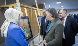 Üniversitede sergi sonrası Akademik toplantı
