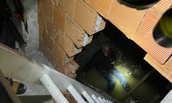 Asansör boşluğuna düşen kişi kurtarıldı