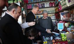 Veresiye defterini tartıp 50 bin TL'ye satın aldı