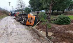 Beton mikseri ağaçların üzerine devrildi; 1 ölü, 1 yaralı