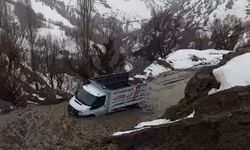 Bitlis’te heyelan nedeniyle 4 köy yolu ulaşıma kapandı