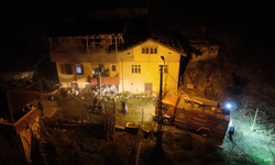 İki ayrı mahallede yangın; ev ve odunluk küle döndü