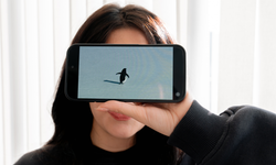 Nihilist penguen'e kendi yalnızlığımızı yükledik