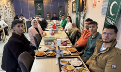 Hakkari'de Yeşilay gönüllüleri iftarda buluştu