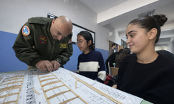 Hakkari’de öğrenciler model uçakla havacılığa adım atıyor
