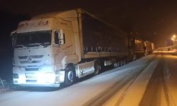 Ilgar Dağı geçidi ulaşıma kapandı, TIR'lar yolda bekliyor