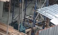 İnşaatın 1'inci katından düşen kalıp ustası öldü