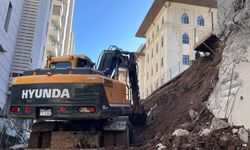 İstinat duvarı çöktü; 4 daire hasar gördü