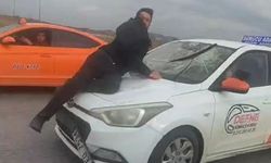 Tartıştığı kişiyi kaput üzerinde 20 kilometre sürükledi